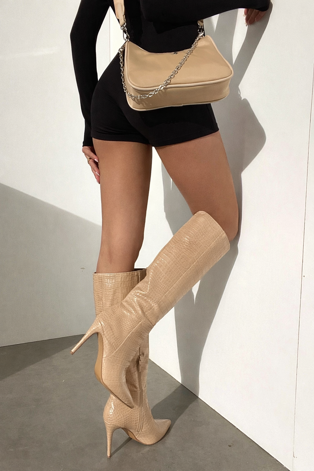 Belvaine | Femme Bottes Genou Croco Talon Aiguille - Beige - Image 3