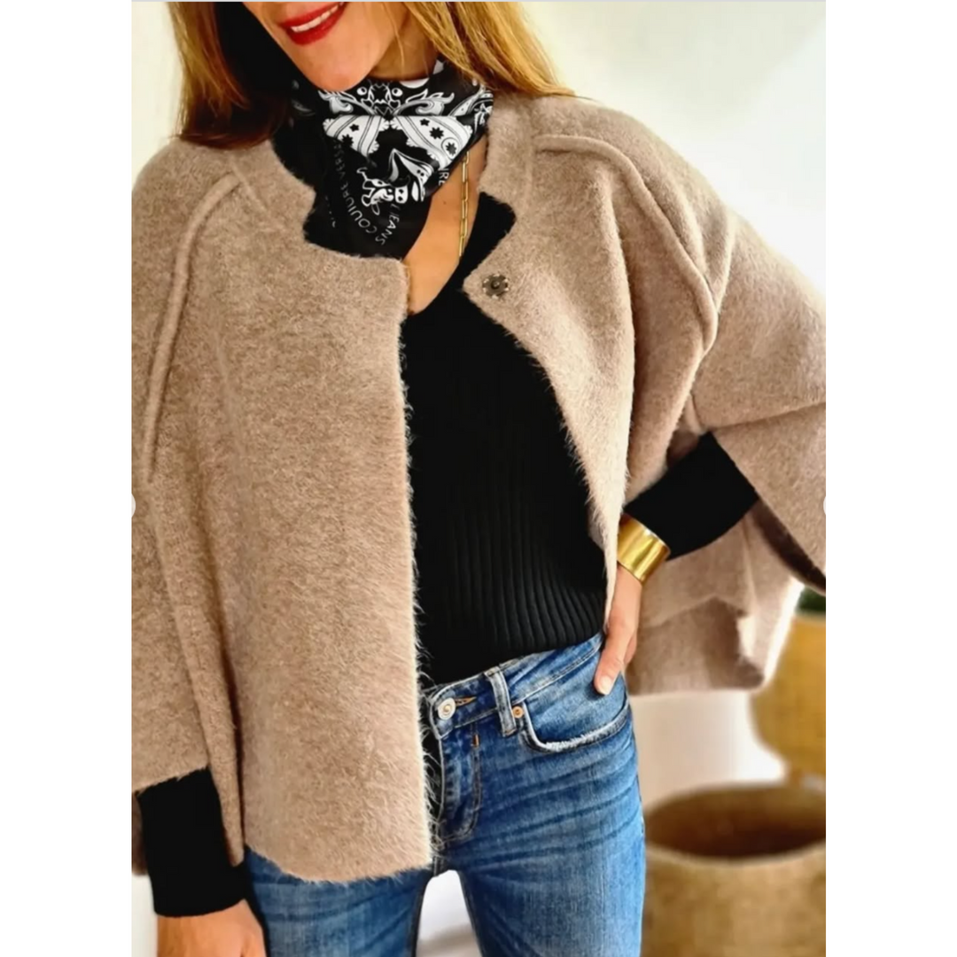 Brévane | Manteau Femme Hiver Court Boutonné - Taupe - Image 10