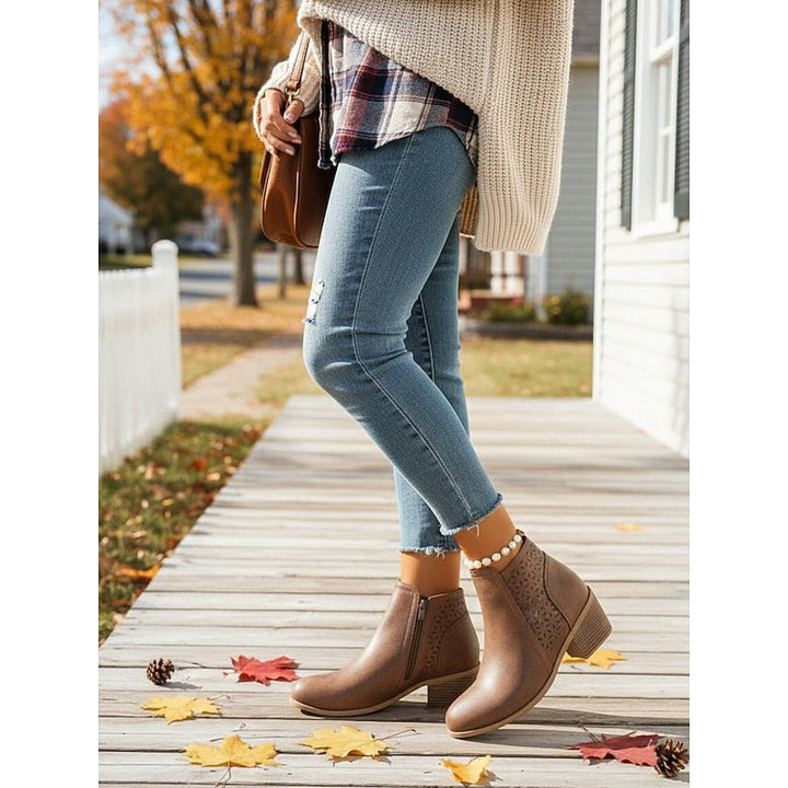 Calvène | Bottines Femme Talon Bloc Découpes - Image 6