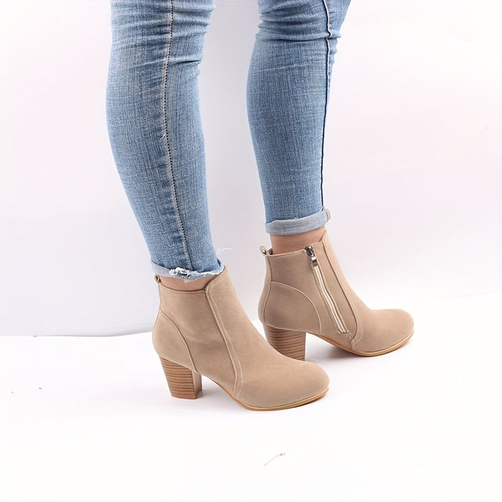 Darcie | Women&