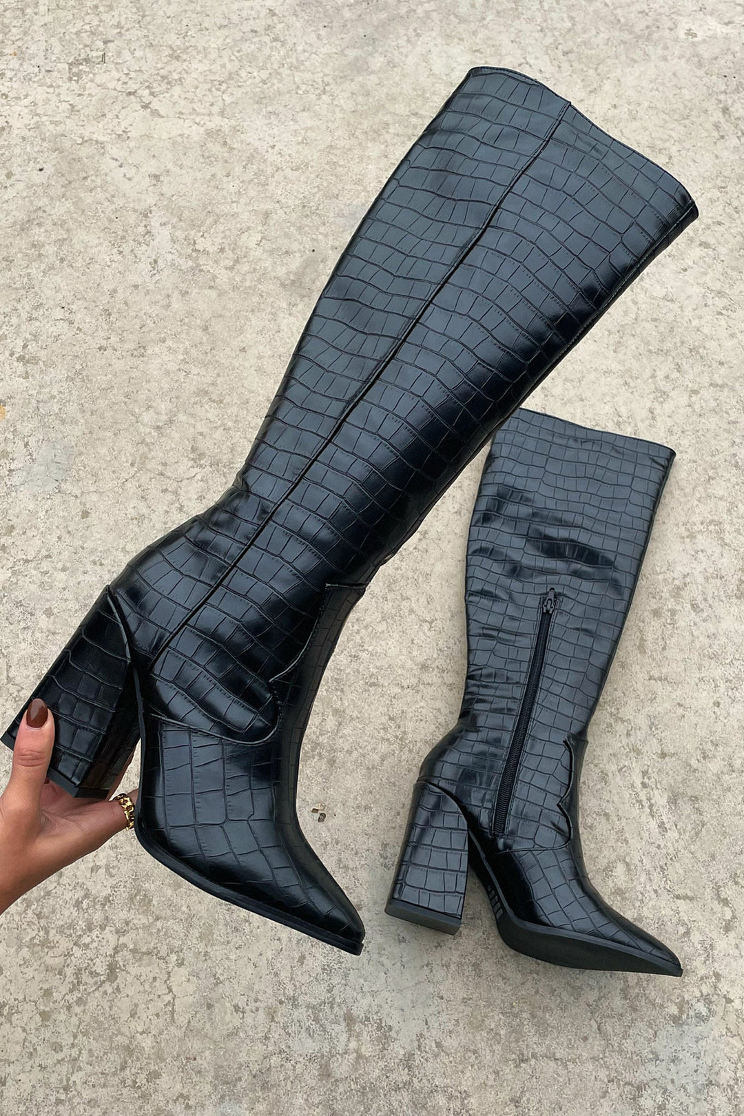 Halvinde | Femme Bottes Genou Croco Talon Bloc - Black - Image 11