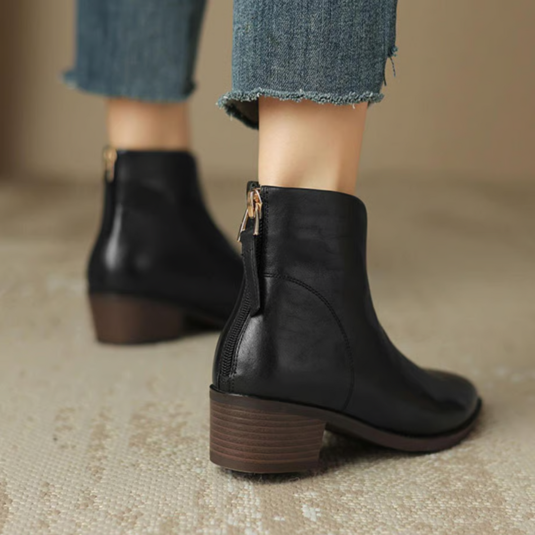 Melvane | Femme Bottines à Talon Bas Pointues Noires - Black - Image 4