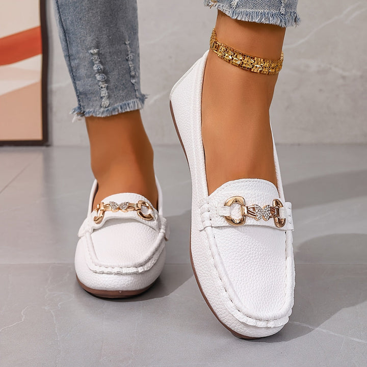 Selvane | Femme Mocassins Slip-On Boucle Dorée - White - Image 1