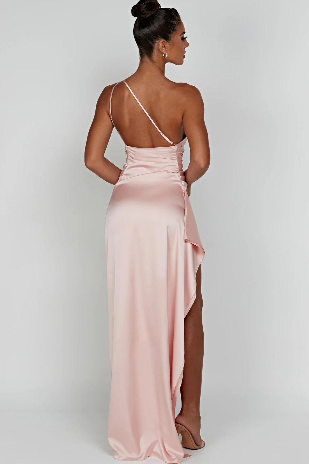 Thaïs | Robe Femme Longue Satinée Une Épaule - Hot Pink - Image 10